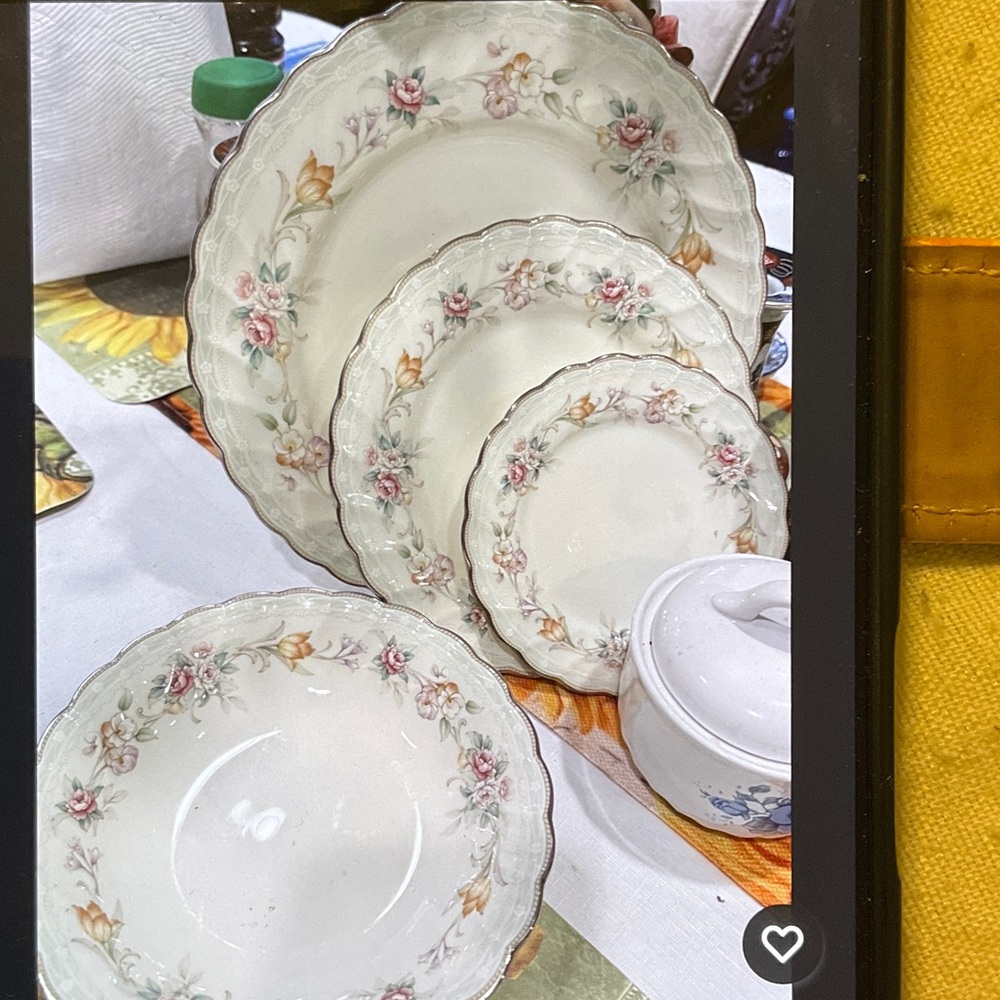 Noritake Floral Dinnerware Set with Cream and Pink